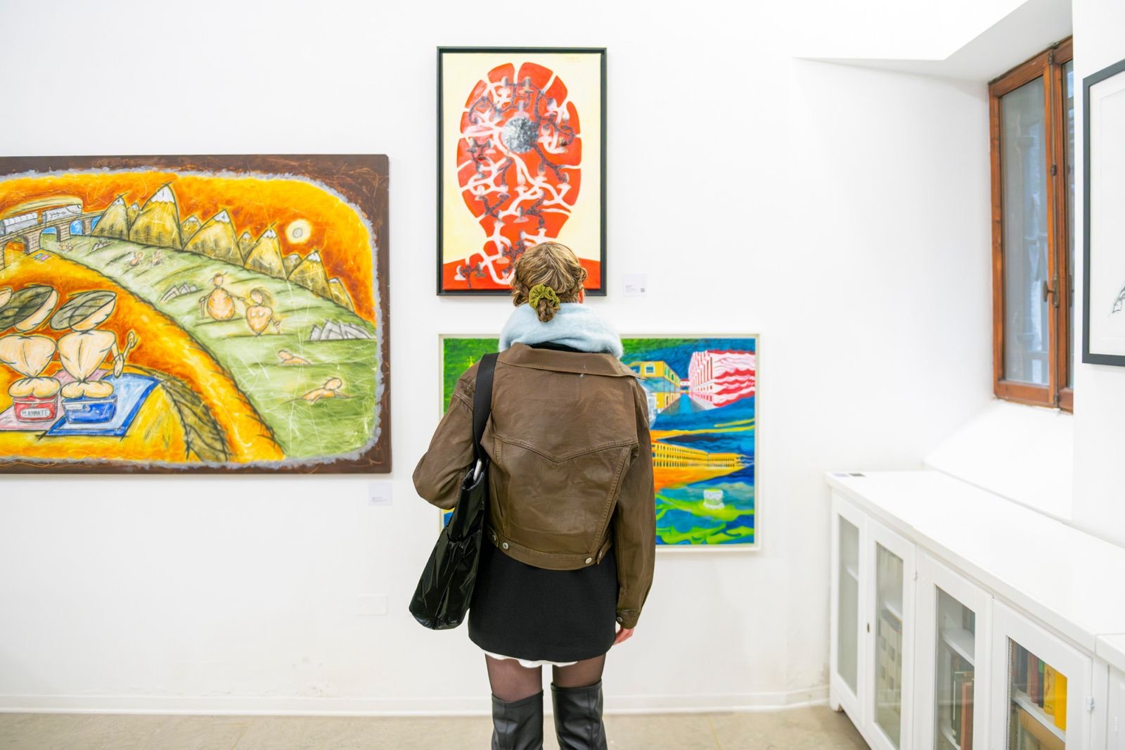 Portrait of Lara Meya, independent art advisor